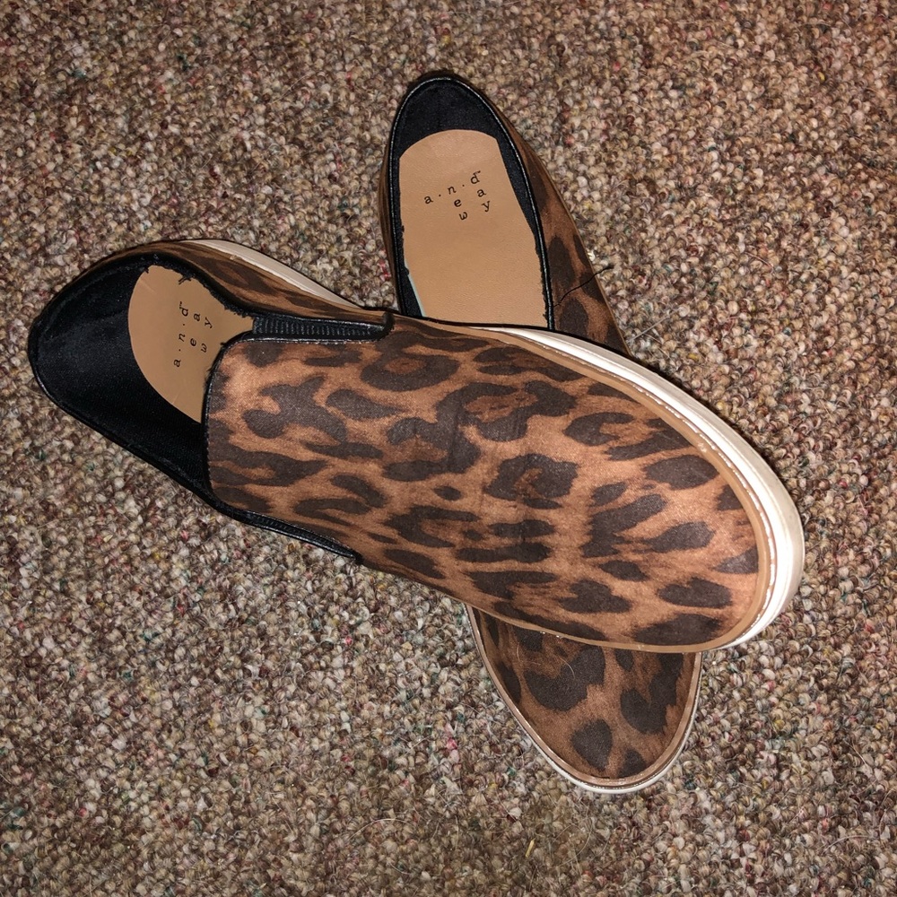 Super cute leopard print slip ons